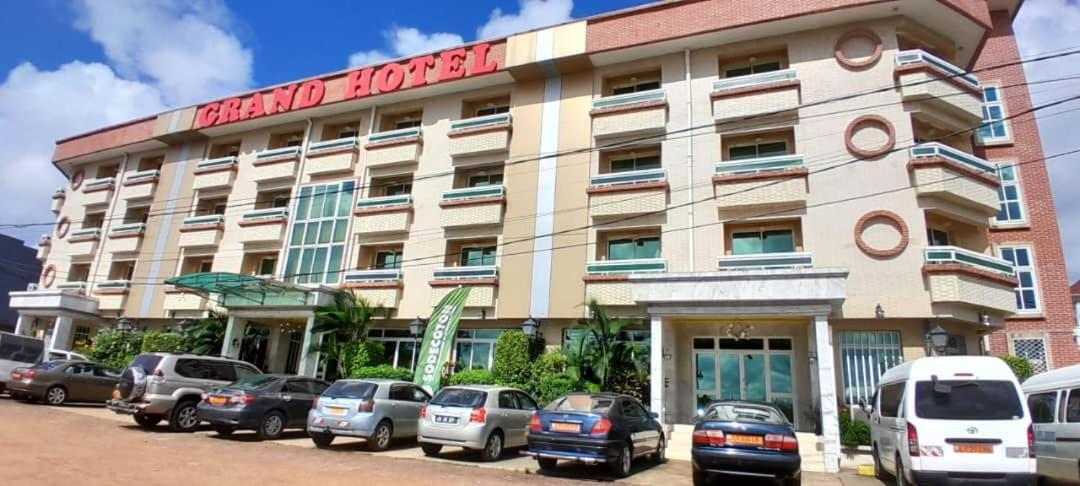 Grand Hotel Aeroport, Douala Bagian luar foto